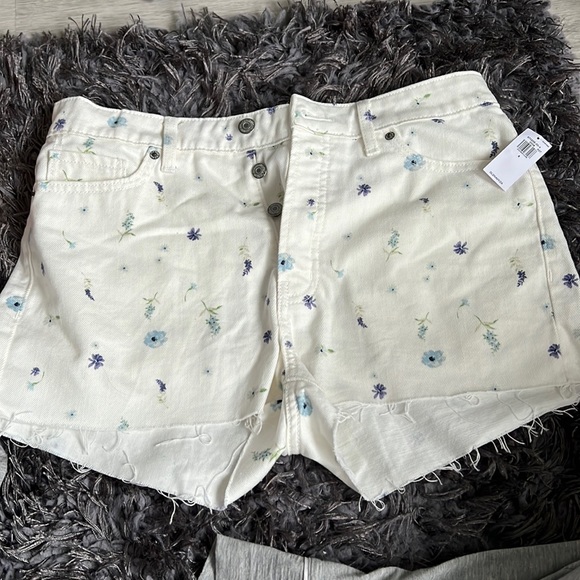 Old Navy High Rise O.G Denim Floral Shorts - Picture 1 of 4